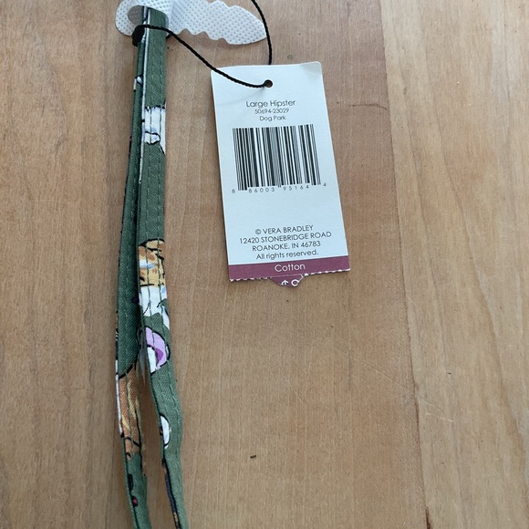 NWT Vera Bradley Green Quilted Dog Print Shoulder Bag - Picture 2 of 4